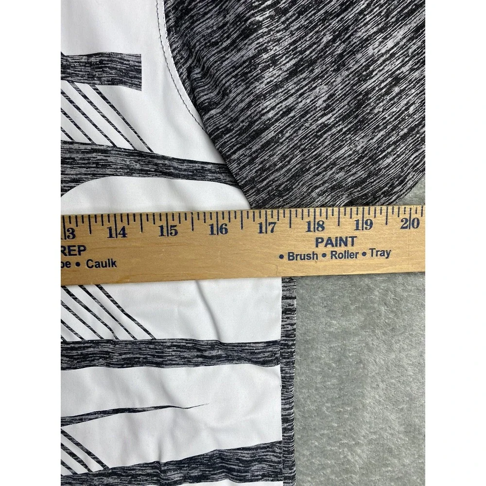 NBA Mens Small Gray Short Shirt Tshirt